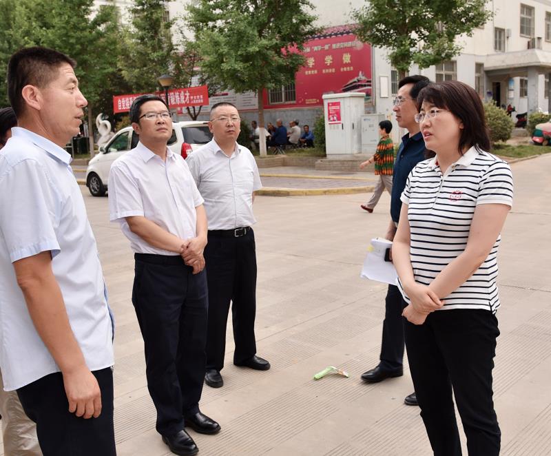 李婧1.jpg 李婧1.jpg