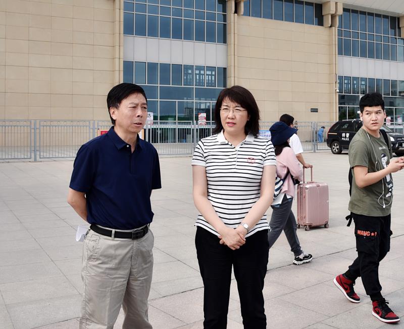 李婧2.jpg 李婧2.jpg